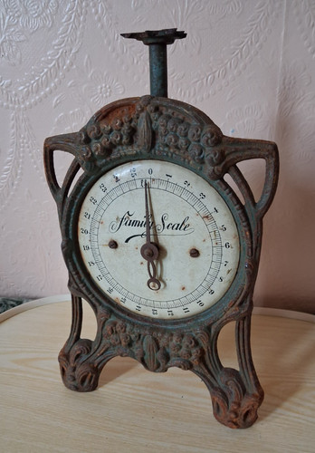 Antique vintage family scale - antique/vintage,
