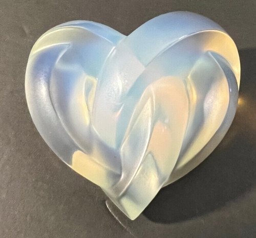 Lalique opalescent heart - heart, of