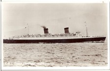 1965 RP Postcard Of Cunard LINER RMS QUEEN ELIZABETH "Valentines". Unused