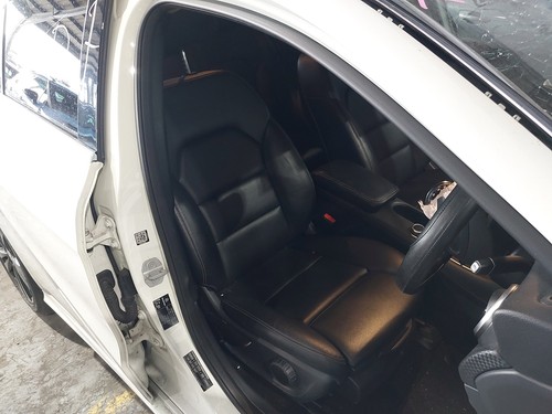 Seat front right mercedes - front,