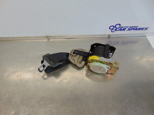 Toyota yaris seatbelt - yaris, xp10