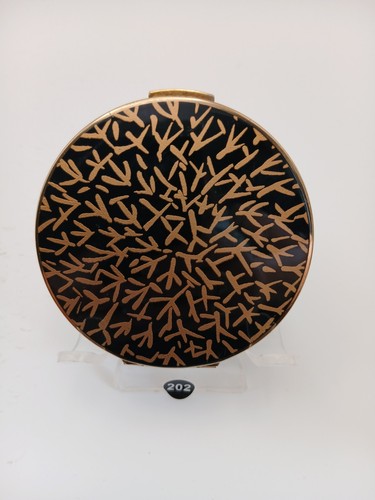 Lovely vintage stratton powder - lovely,