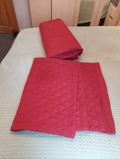 King Size Quited Bed Cover and 2 Pillow Cases Very Clean Hadley Used Condition