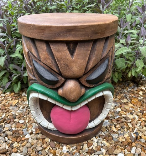 Tiki garden stool bar - garden,