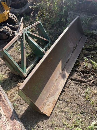 Tractor loader grader