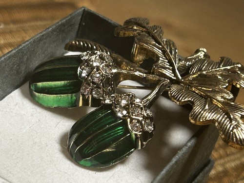 Vintage style large gold tone - style,