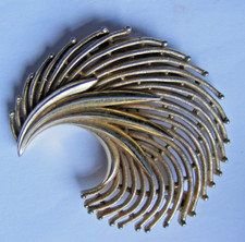 Vintage 1950s brooch signed