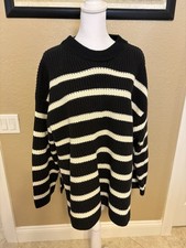 H&M Women’s Oversized Black And White Pull Over Crew Neck Sweater, Large