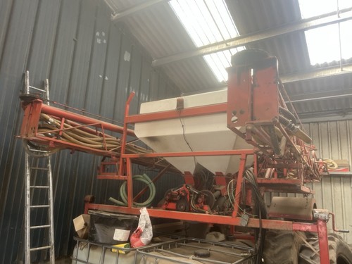 Bateman 24m air seeder avadex - bateman,