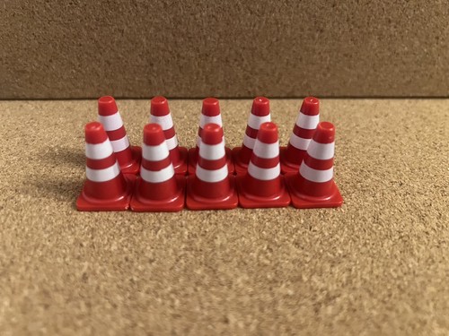 Scale red traffic cones - 1/64,