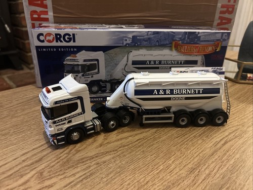 Corgi modern truck - corgi,
