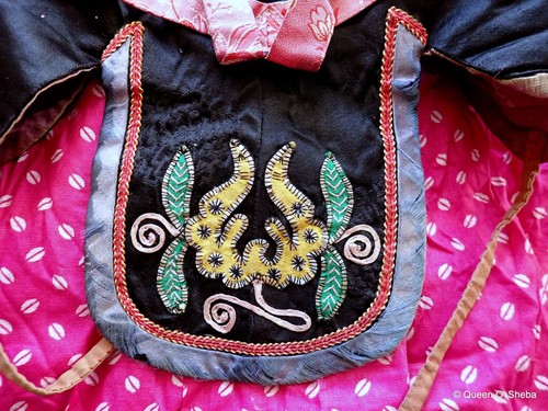 Chinese minorities embroidered - minorities,