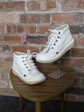 Womans Old School Kickers