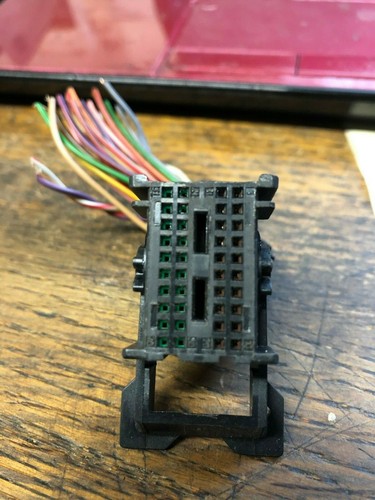 Uch black multi plug - black,