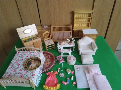 Large bundle doll - of, house