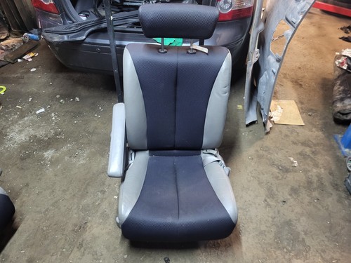 Nissan elgrand e51 2nd row - elgrand,