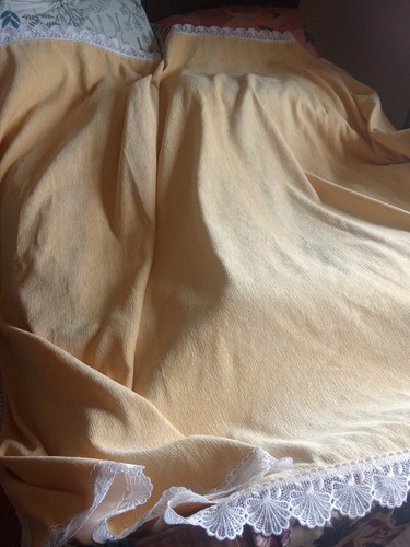 Vintage large yellow camomlle - large,
