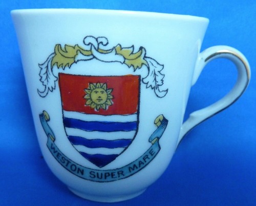 Crested china victoria - crested,