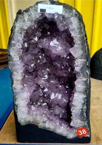 Stunning amethyst geode cave - stunning,