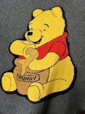 Winnie the Pooh Eating Hunny