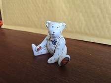 BONE CHINA ROYAL CROWN DERBY EDWARD BOWTIE MINIATURE TEDDY BEAR FIGURINE