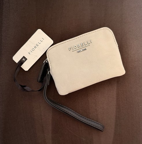 Bnwt fiorelli cream - bnwt, beige