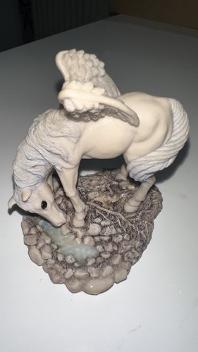 Fables unicorn graceful figure - unicorn,