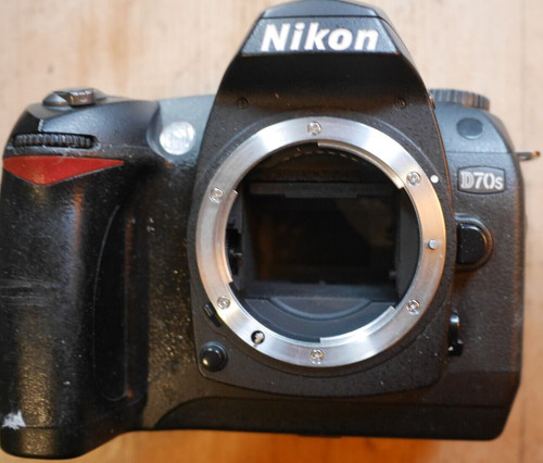 Nixon d70 camera - d70, only