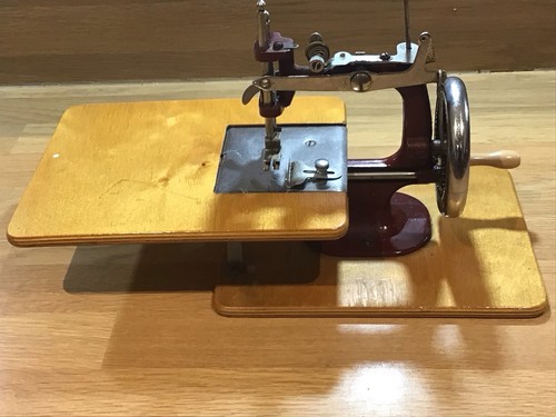 Essex miniature sewing - miniature, machine