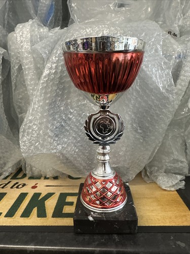 Red silver trophy - /, cup