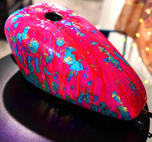 Original custom resin - 🖤,