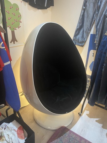 Retro white swivel egg - retro,