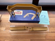 Hornby Dublo DI Footbridge