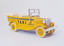 Lledo DG14.001 USA Taxi - Ford Model A Car with Cream Seats, Tyres & Spare Wheel