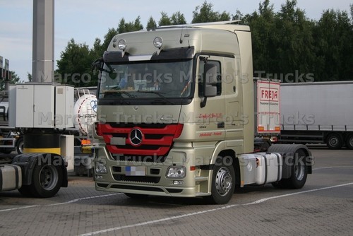 Truck photo mercedes - truck,