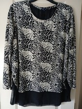 Ladies Top Sz 18 NWOT