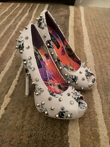 Iron fist skull studded - iron,