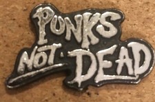 PUNKS NOT DEAD  Metal Pin