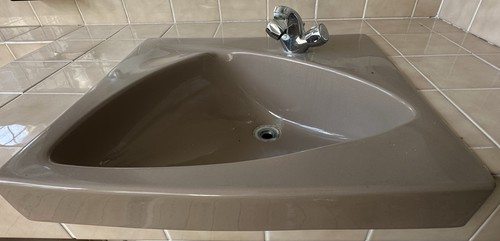 Taupe bathroom suite - suite, –