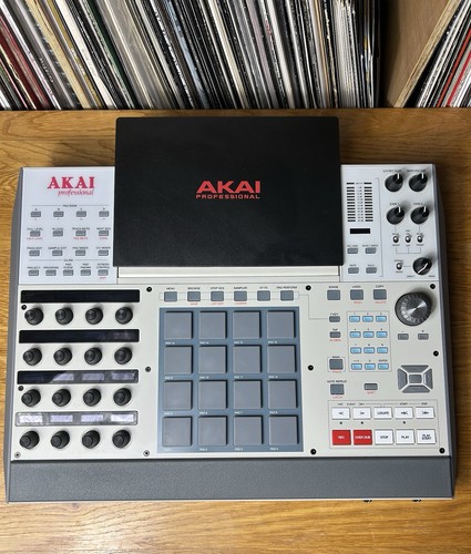 Akai professional mpc - akai, x