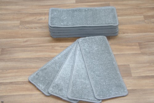 Open plan carpet stair - open,