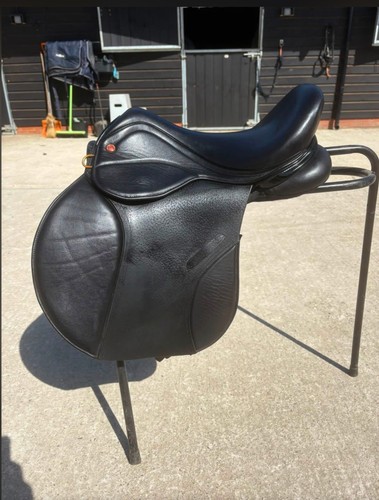 Black saddle company - ✨,