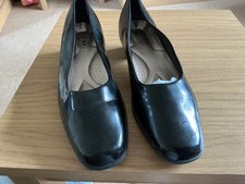 PAVERS LADIES SHOES SIZE 5