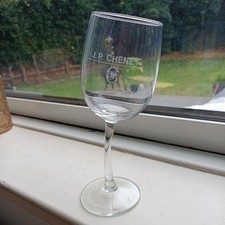 Chenet wonky wine - p,