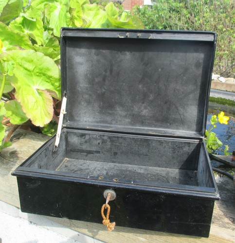 Antique metal lockable cash - antique,