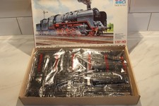 Esci 1:87 HO Schwere Guterzuglokomotive Baureihe 50 plastic model kit, boxed.