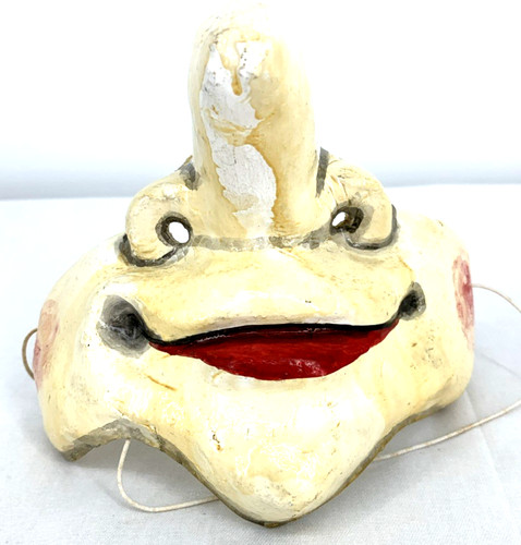 Masque arrayed hand - arrayed,