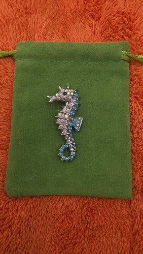 Pink and blue seahorse - pink,