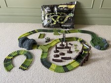 Jurassic World Dinosaur Track Set