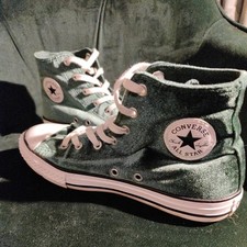 Size 3.5 Converse Chuck Taylor